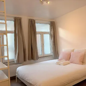 Quarto em Acomodações Particulares Benny's Centre, Bruxelas